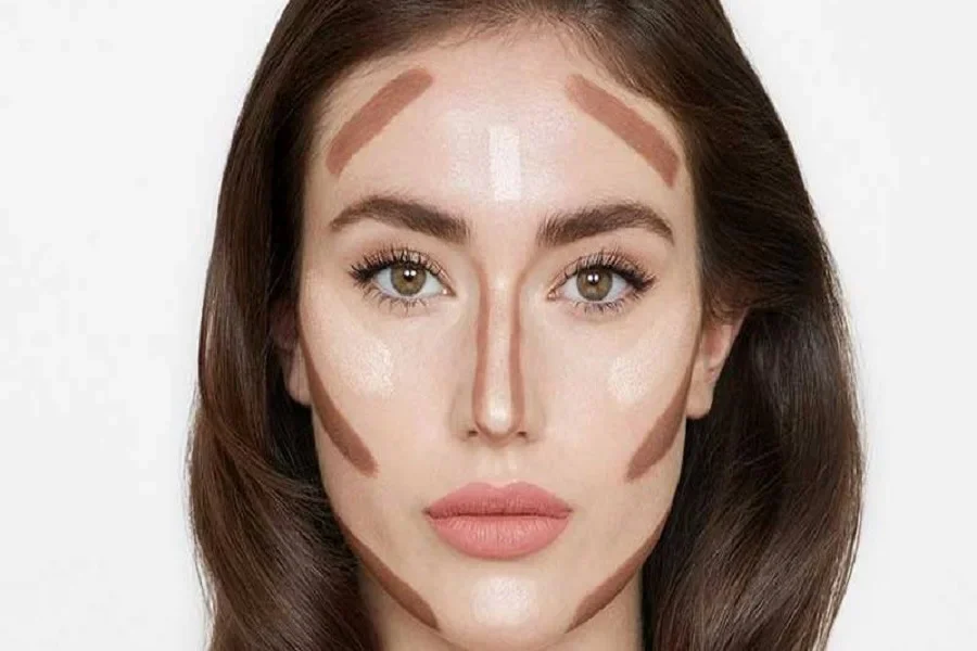 کانسیلر صورت؛ چگونه لک ها و تیرگی ها را به راحتی محو کنیم؟